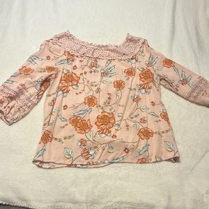 Floral 3/4 length shirt from Cato! Size large - worn once